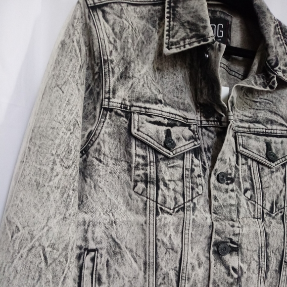 New w/Tags BDG Denim Trucker Jacket From Urban Outfitters - Picture 5 of 13